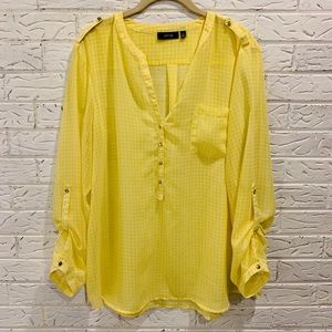 Beautiful yellow blouse w/ light white print!